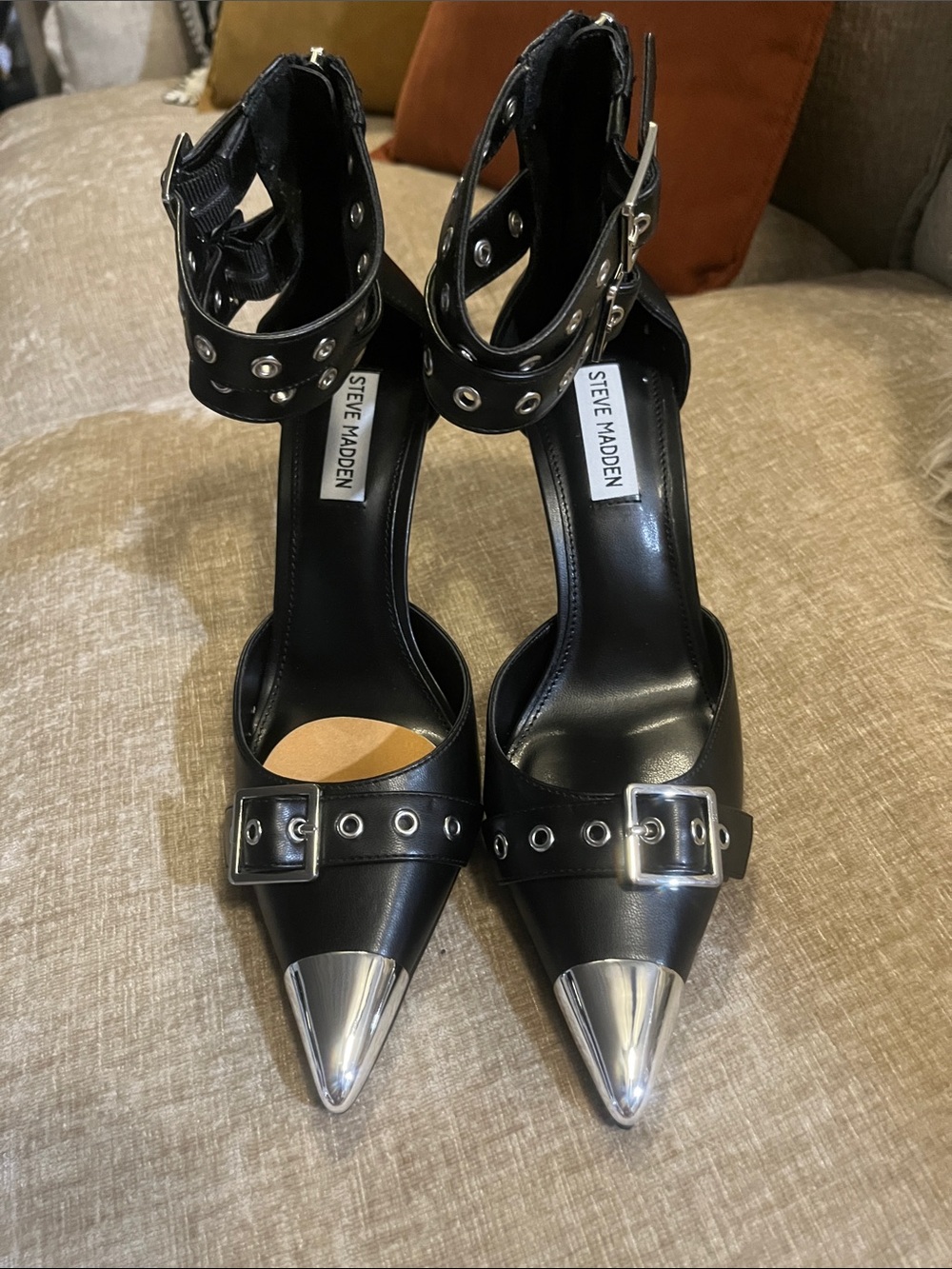 SEXY NEW ! Steve Madden Black Pointed Toe Ankle-Strap Heels with Silver-buckles
